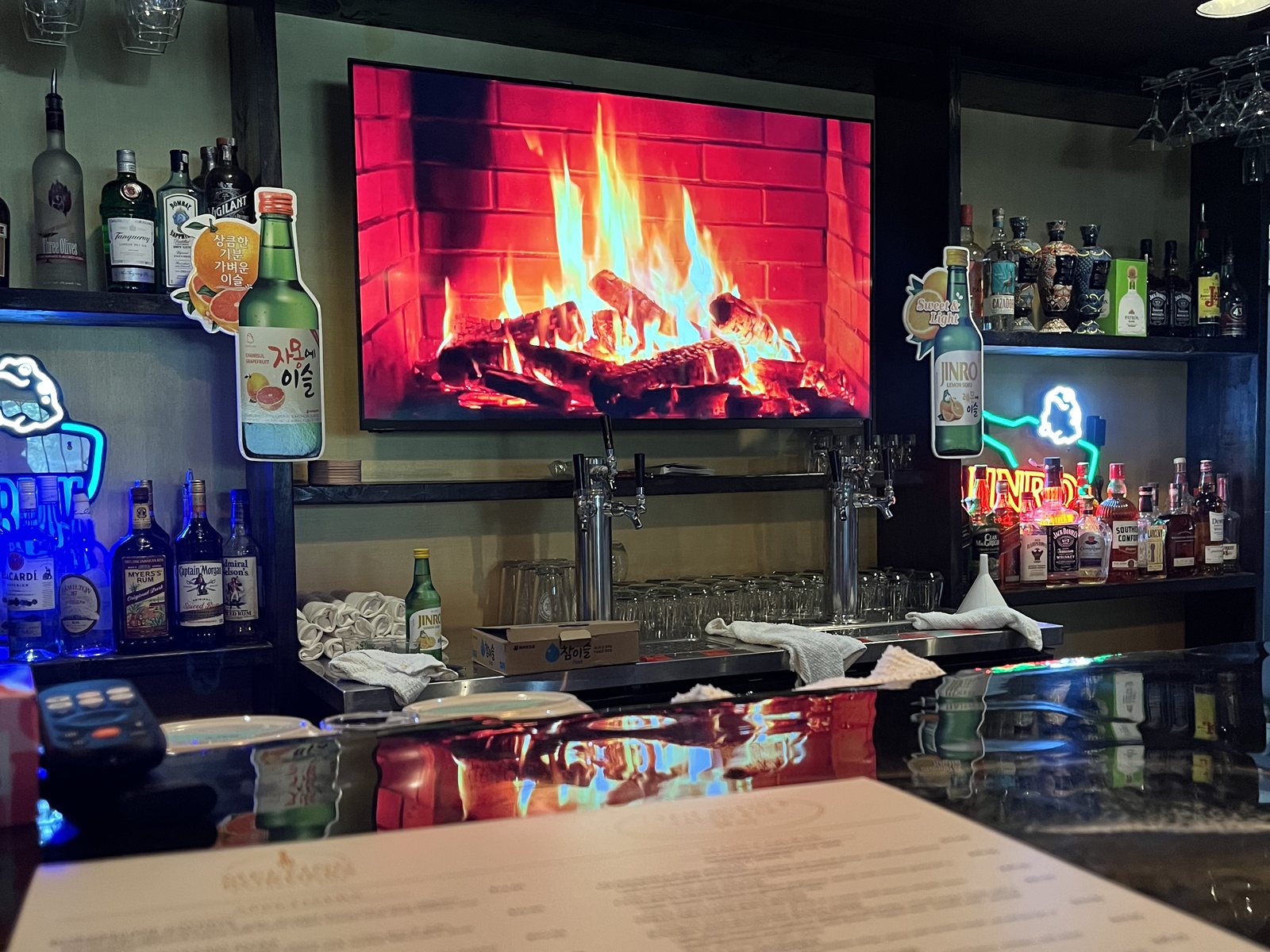 The bar area at Melting Borders Kitchen & Sips in Springfield, Missouri